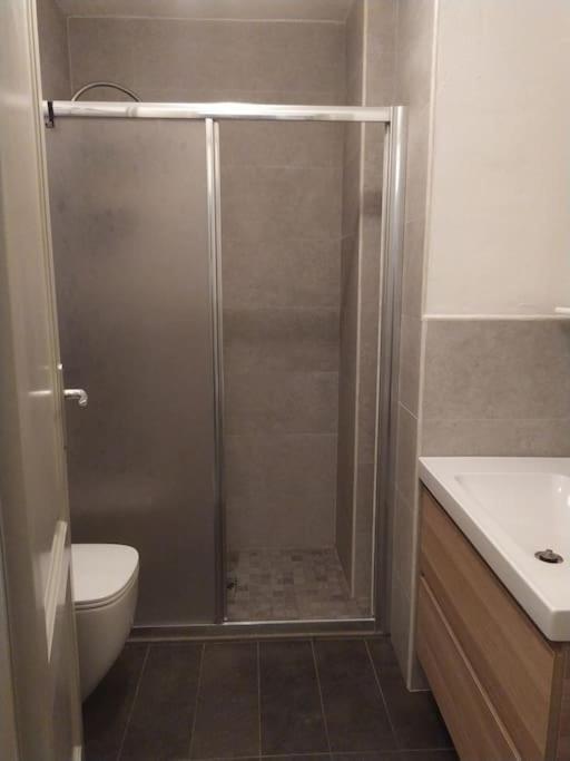 Nice-three-room With 2 Bathrooms Apartment Turin