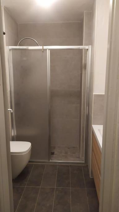 Nice-three-room With 2 Bathrooms Apartment Turin